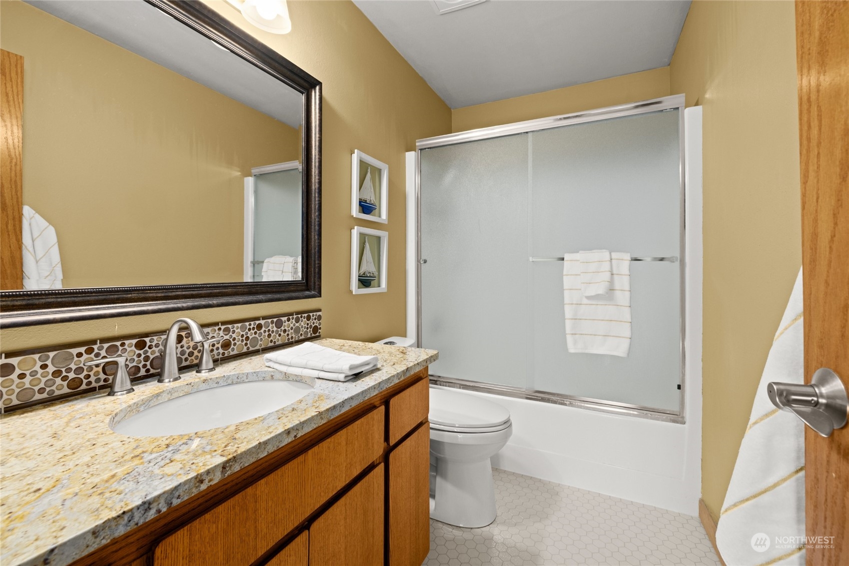 60 South Lakeshore Road, Unit 2G Chelan, WA 98816 - Photo 18 of 40 Gallery Image 18