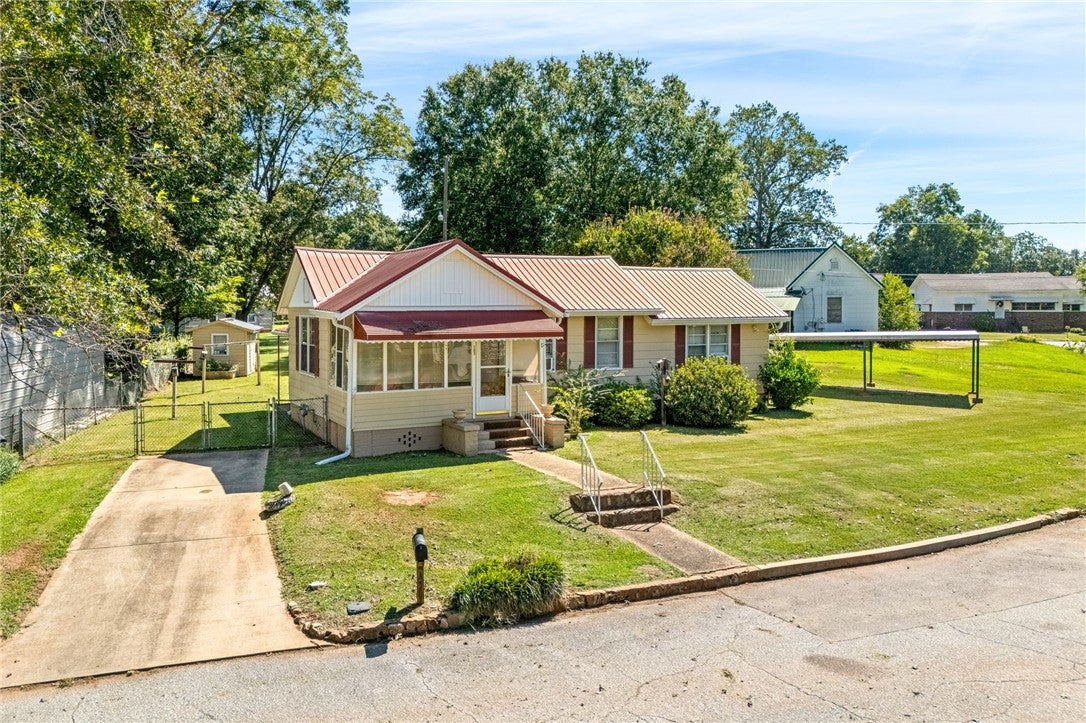 107 Maple Street Valley, AL 36854 - Photo 1 of 15 Gallery Image 1