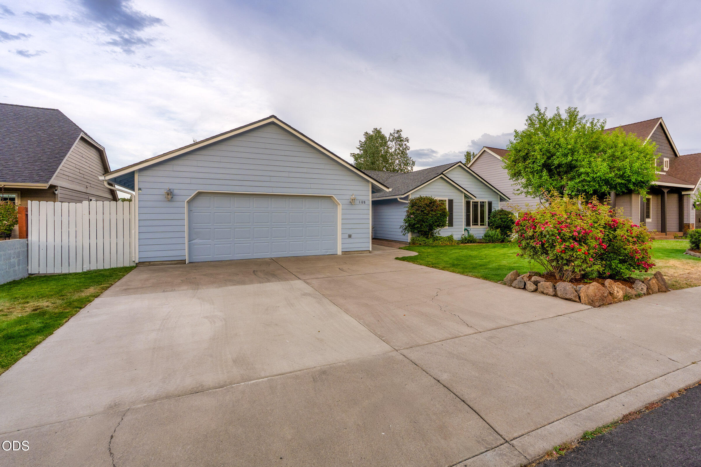 1128 Southwest Rimrock Way Redmond, OR 97756 - Photo 28 of 46