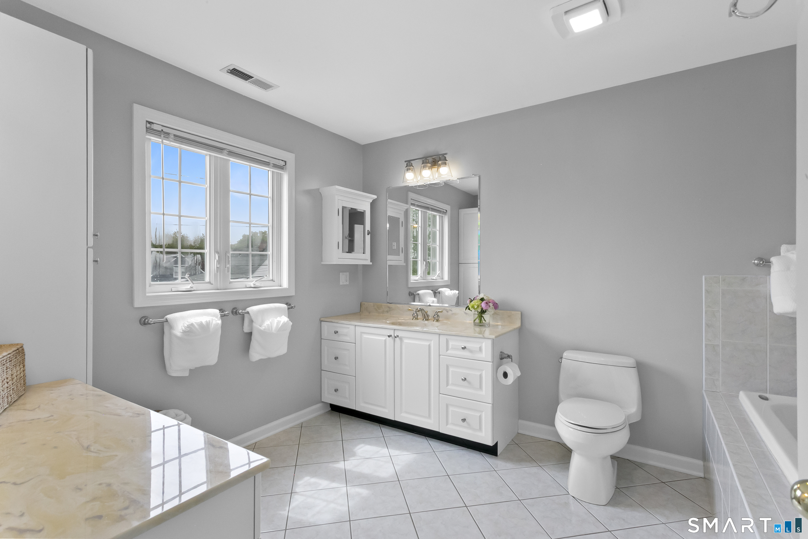896 Riverside Drive Fairfield, CT 06824 - Photo 20 of 31
