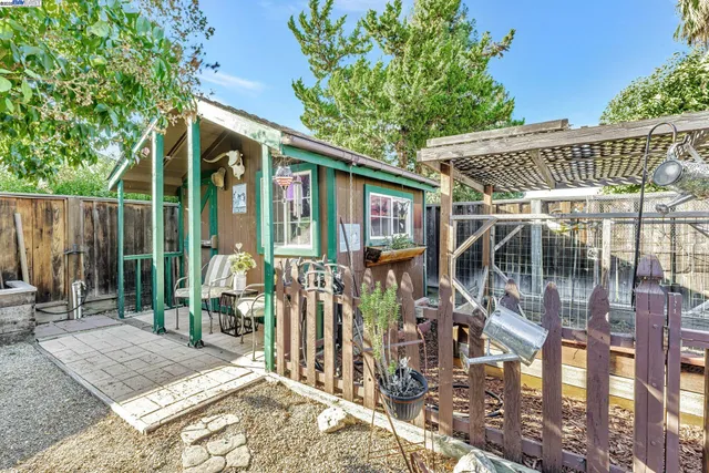 a view of outdoor space