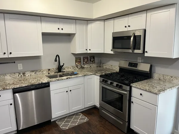 $388,900 | 302 Freehauf Street, Lemont, IL 60439