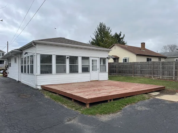 $388,900 | 302 Freehauf Street, Lemont, IL 60439