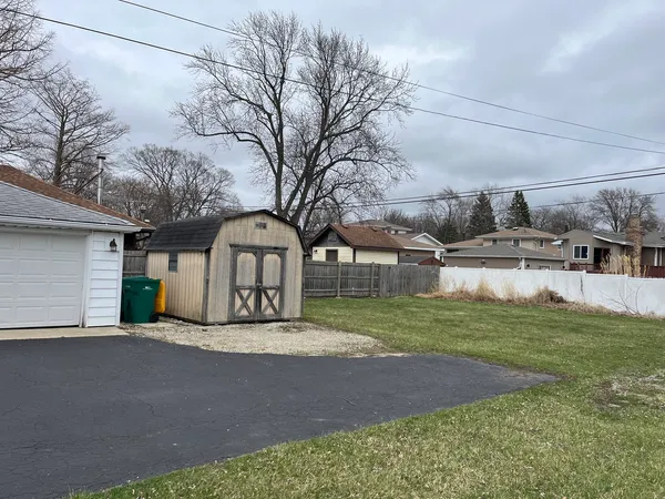 $388,900 | 302 Freehauf Street, Lemont, IL 60439