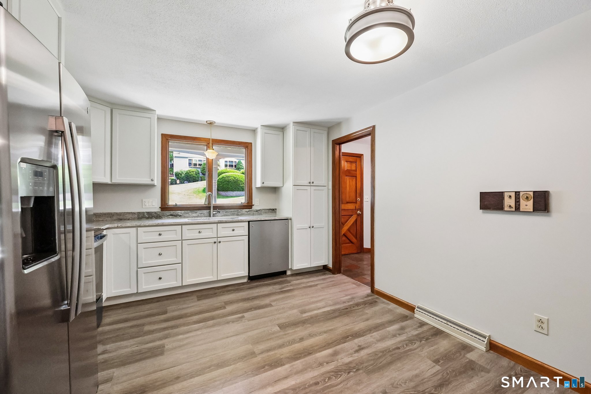 439 Brewster Road Bristol, CT 06010 - Photo 5 of 40