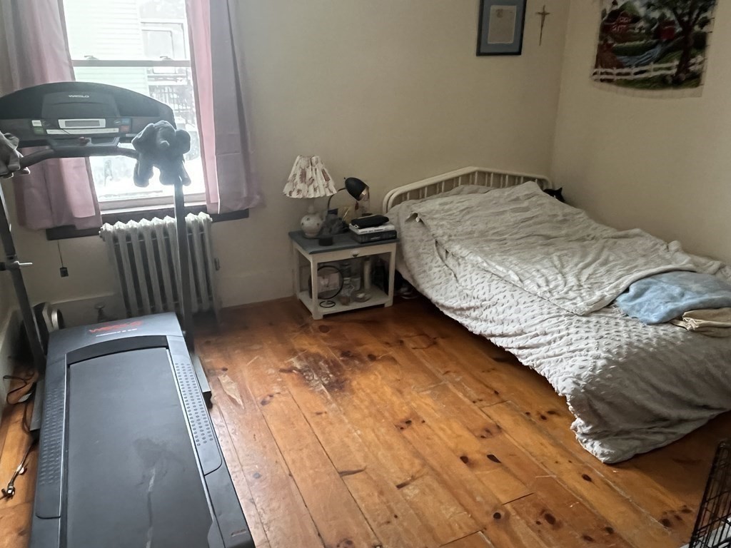 21 Cleveland Street Greenfield, MA 01301 - Photo 12 of 33