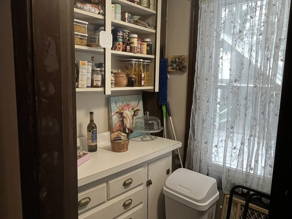 21 Cleveland Street Greenfield, MA 01301 - Photo 15 of 33