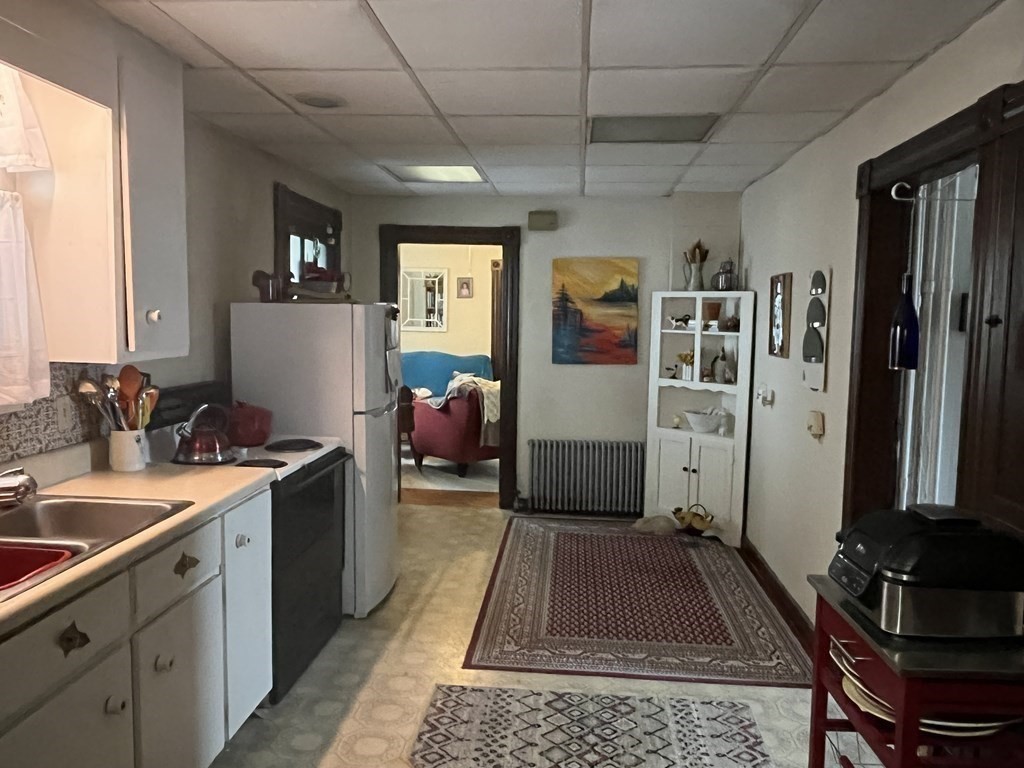 21 Cleveland Street Greenfield, MA 01301 - Photo 16 of 33