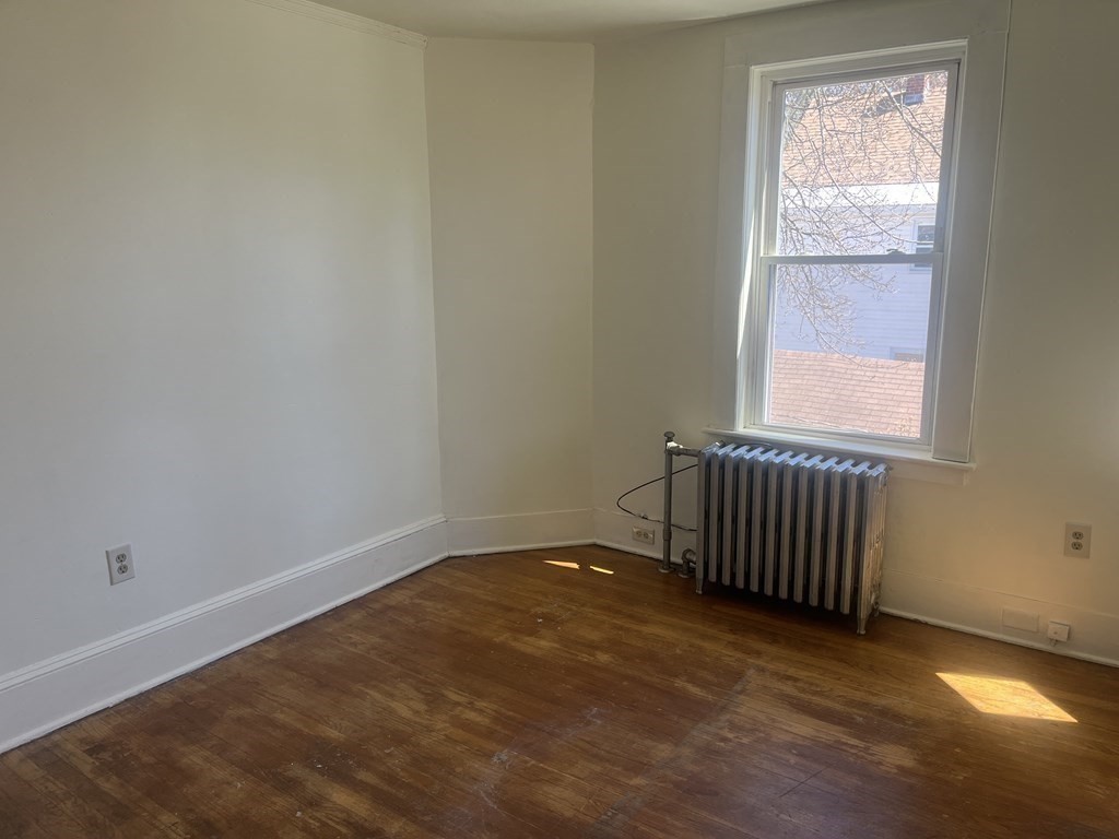 21 Cleveland Street Greenfield, MA 01301 - Photo 18 of 33