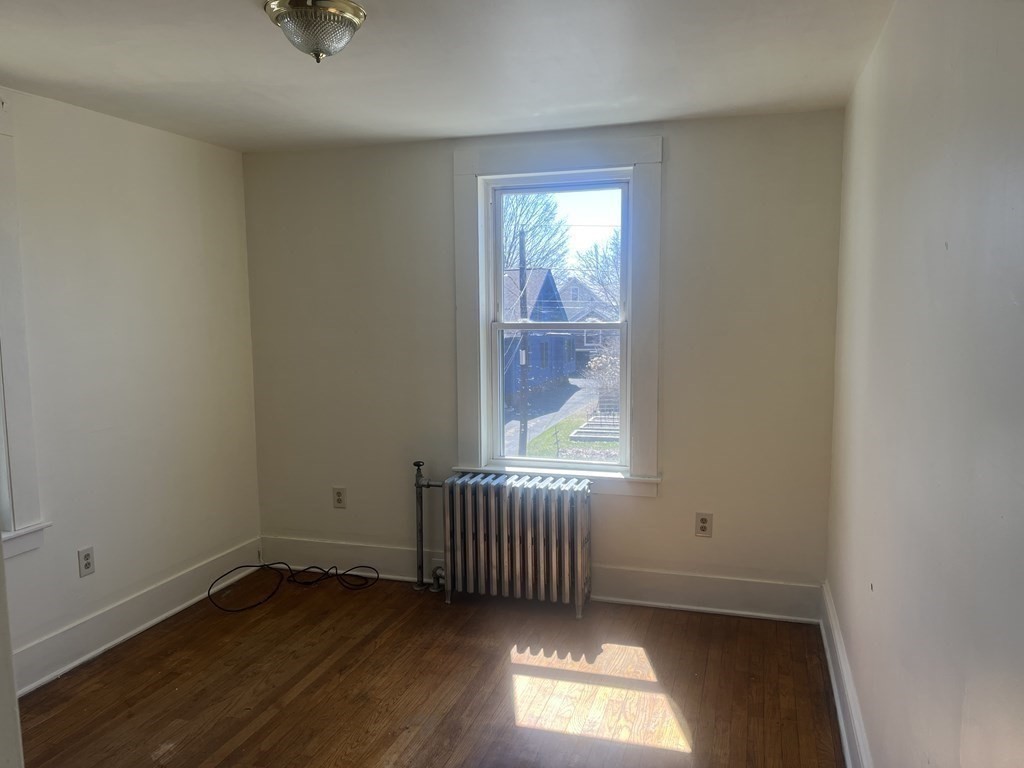 21 Cleveland Street Greenfield, MA 01301 - Photo 23 of 33