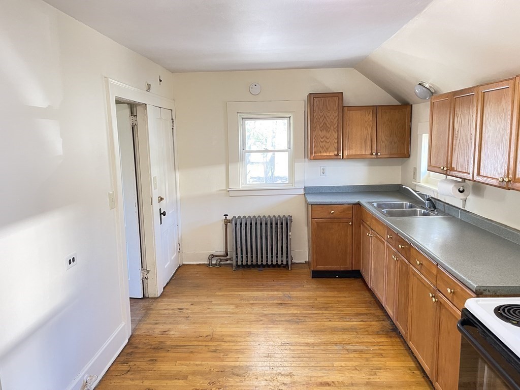 21 Cleveland Street Greenfield, MA 01301 - Photo 24 of 33