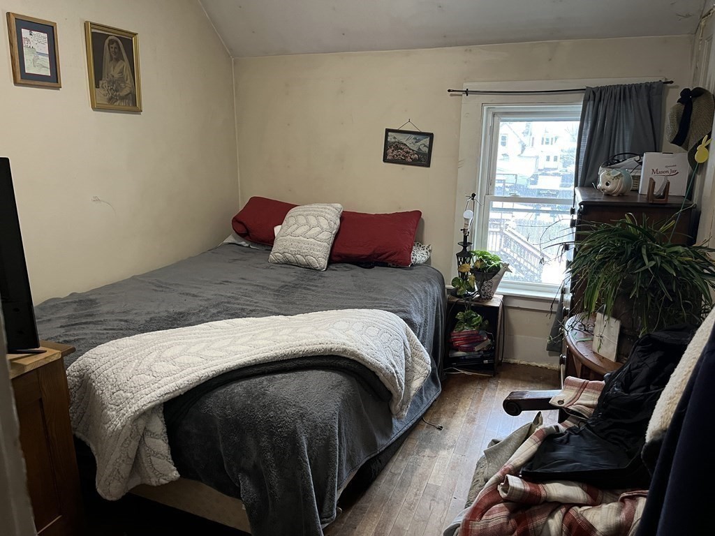 21 Cleveland Street Greenfield, MA 01301 - Photo 27 of 33