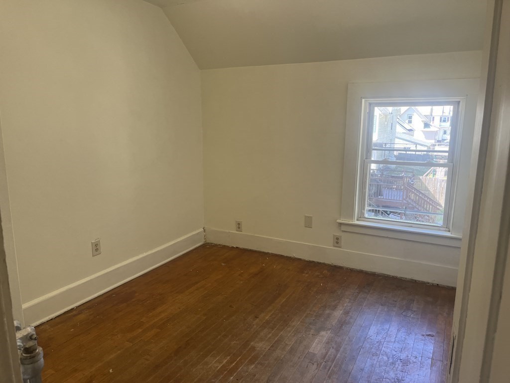 21 Cleveland Street Greenfield, MA 01301 - Photo 28 of 33