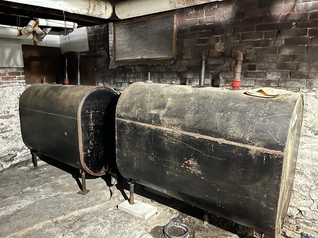 21 Cleveland Street Greenfield, MA 01301 - Photo 30 of 33