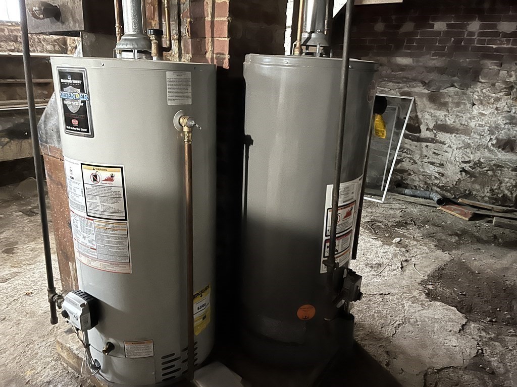 21 Cleveland Street Greenfield, MA 01301 - Photo 31 of 33