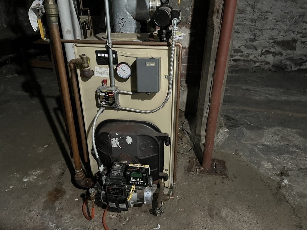 21 Cleveland Street Greenfield, MA 01301 - Photo 32 of 33