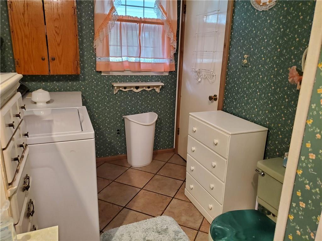 236 Isle Road Butler, PA 16001 - Photo 9 of 18