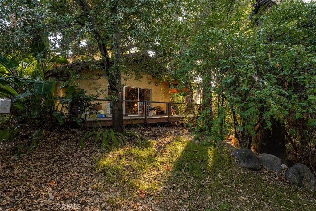 2700 Mill Creek Road Mentone, CA 92359 - Photo 16 of 22 a backyard of a house with lots of green space