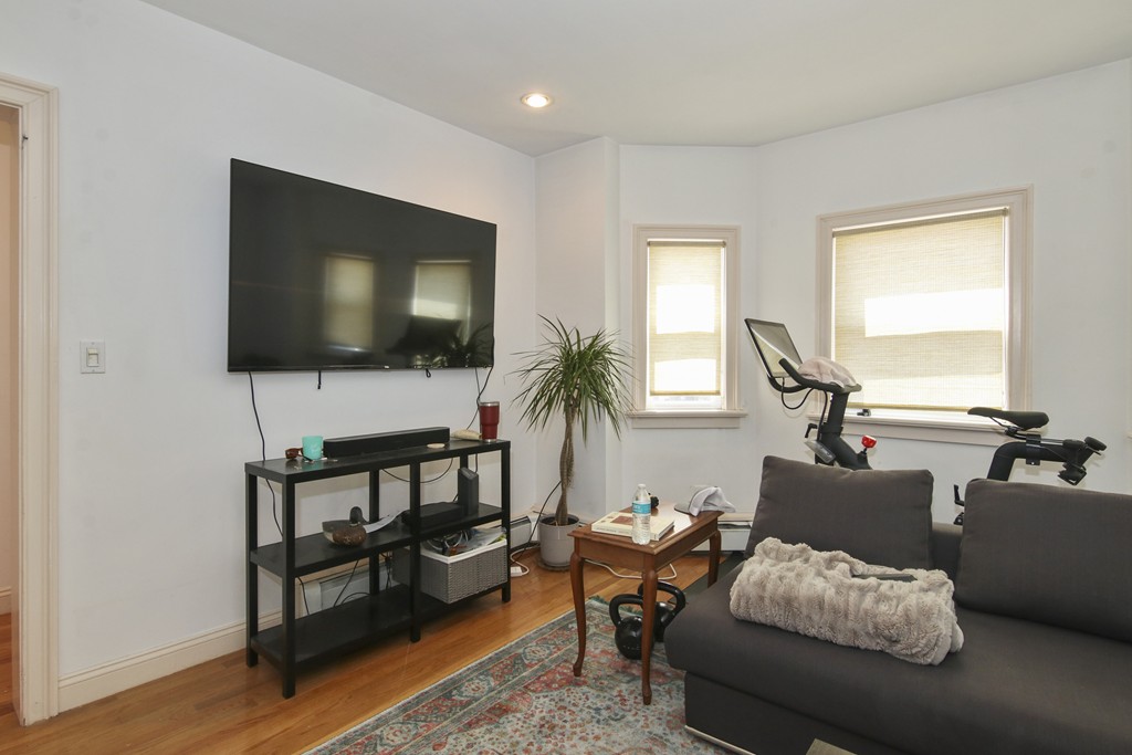 162 L Street, Unit 1 Boston, MA 02127 - Photo 9 of 23