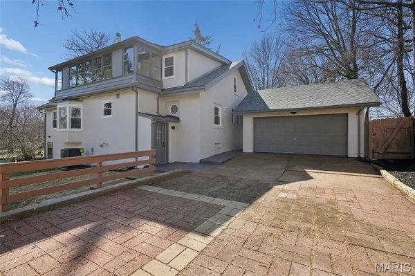 $499,000 | 10235 Thorpe Avenue, Overland, MO 63114