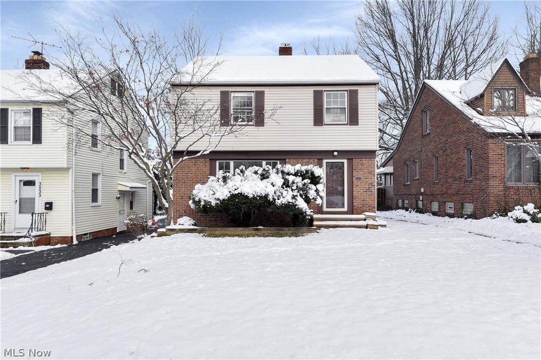 3537 Radcliffe Road Cleveland, OH 44121 - Photo 2 of 27