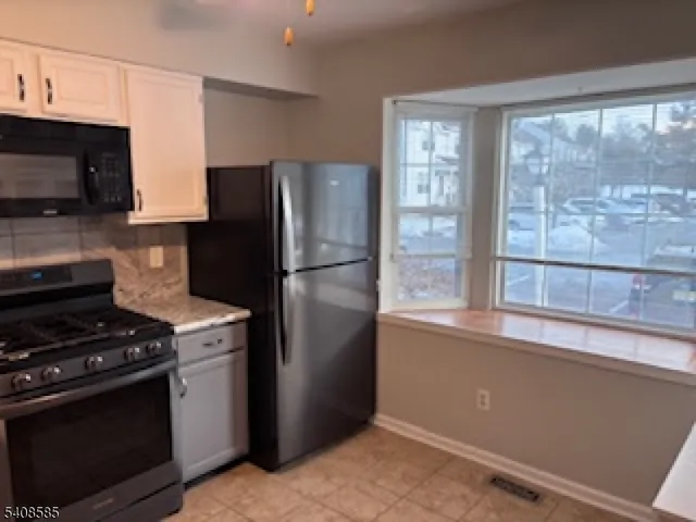 $2,850 | 1004 Wetherburn Court, Flemington, NJ 08822