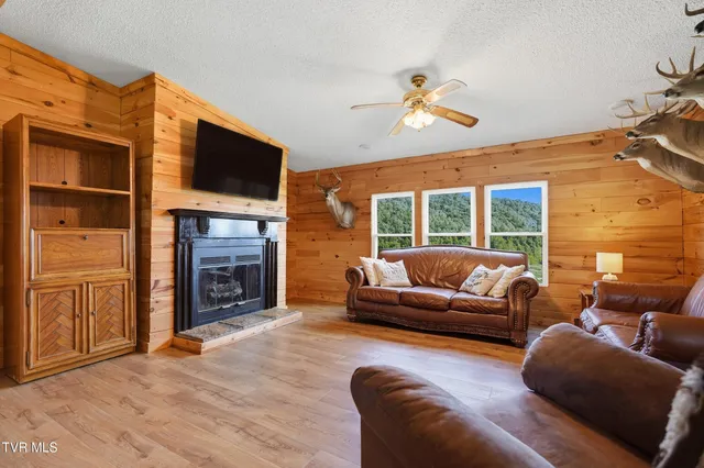 $185,000 | 2886 Buffalo Hollow Road, Castlewood, VA 24224