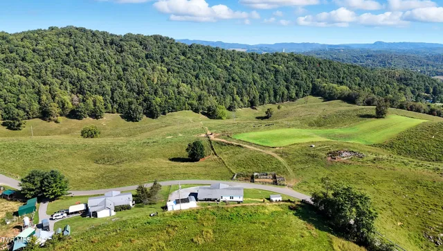 $185,000 | 2886 Buffalo Hollow Road, Castlewood, VA 24224