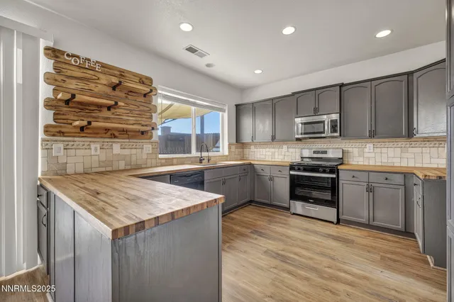 $460,000 | 119 Red Oak Court, Fernley, NV 89408