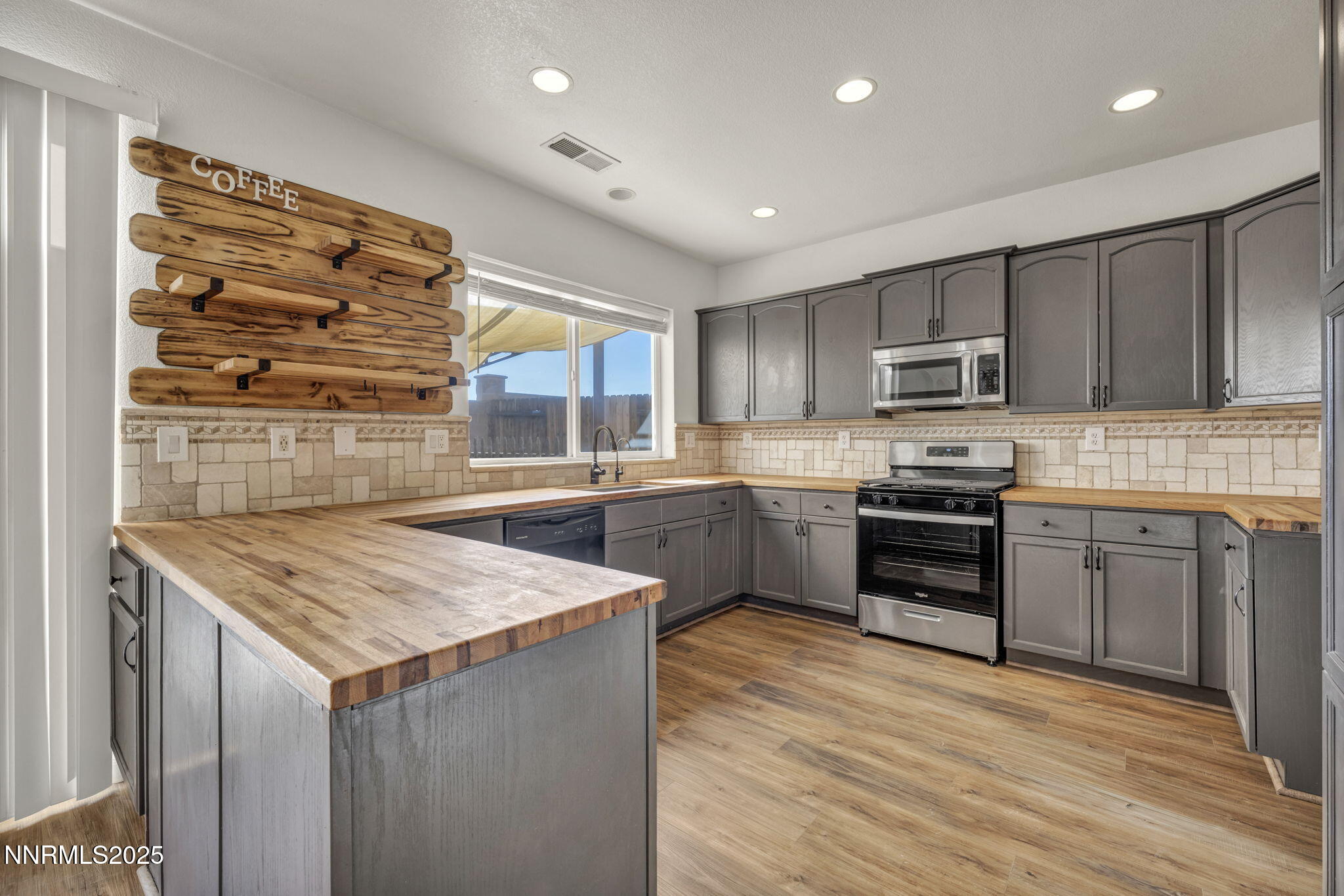 119 Red Oak Court Fernley, NV 89408 - Photo 14 of 64 47-web-or-mls-119-red-oak-ct