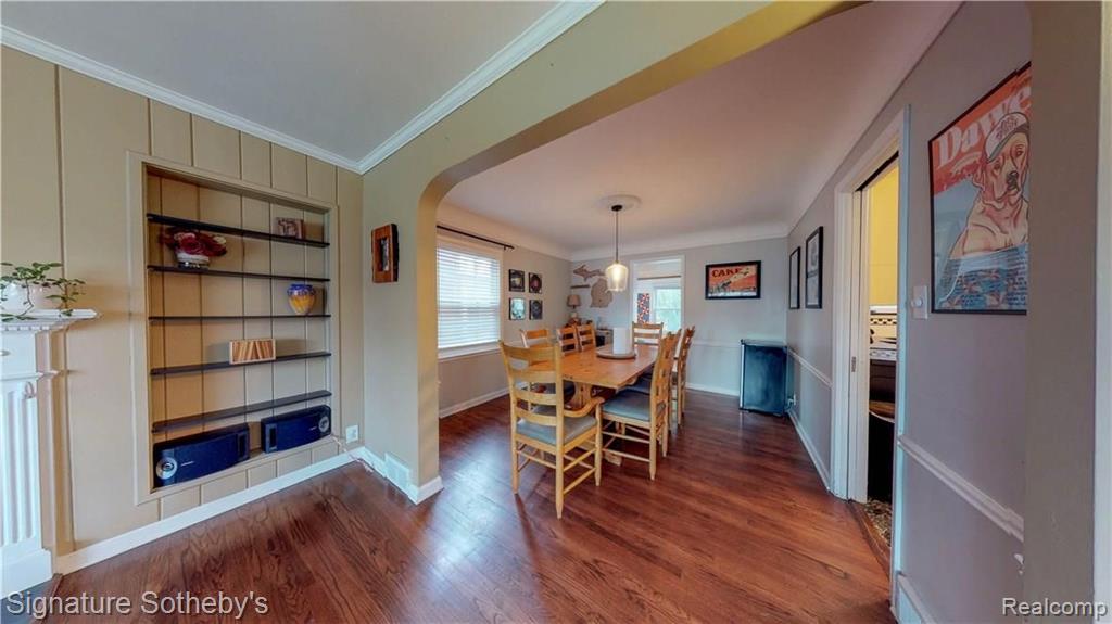 1932 Severn Road Grosse Pointe Woods, MI 48236 - Photo 4 of 24