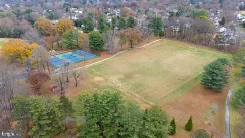 a view of an outdoor space