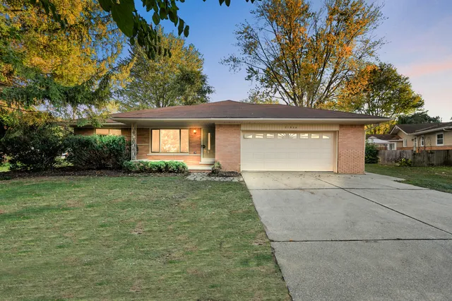 $299,900 | 21934 South Nunneley Road, Clinton Township, MI 48035