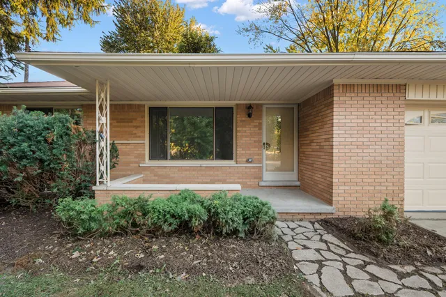 $299,900 | 21934 South Nunneley Road, Clinton Township, MI 48035