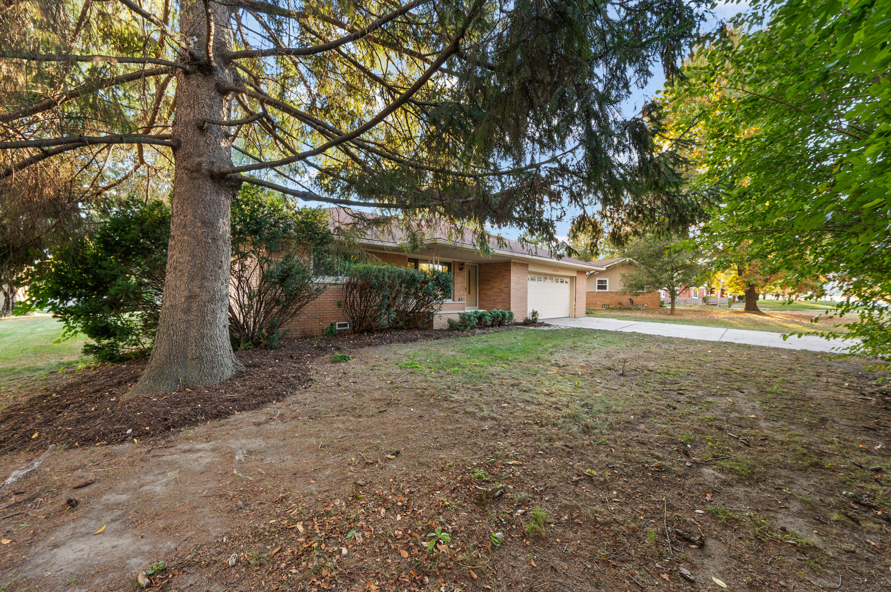 21934 South Nunneley Road Clinton Township, MI 48035 - Photo 3 of 43 21934 S Nunneley Road, Clinton Twp, MI