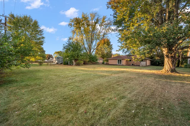 $299,900 | 21934 South Nunneley Road, Clinton Township, MI 48035