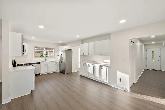 $299,900 | 21934 South Nunneley Road, Clinton Township, MI 48035