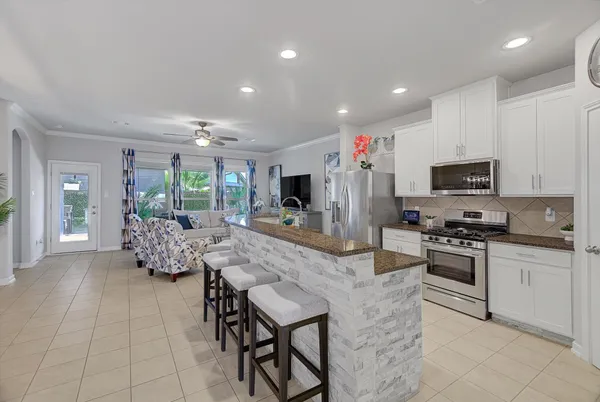 $2,400 | 16514 Twinwalker Drive, Houston, TX 77049