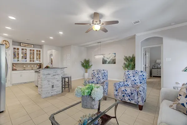 $2,400 | 16514 Twinwalker Drive, Houston, TX 77049