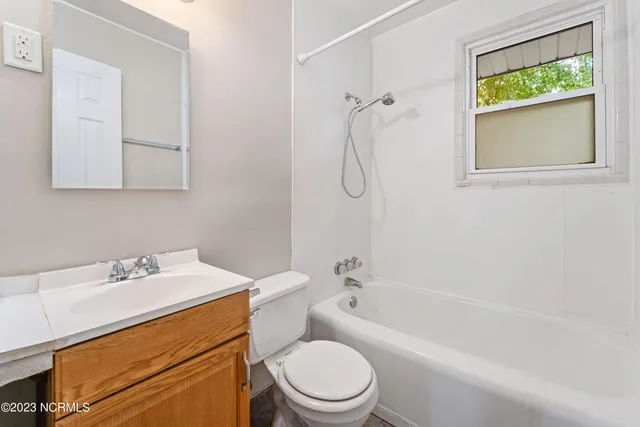 $1,295 | 529 Henderson Drive, Jacksonville, NC 28540