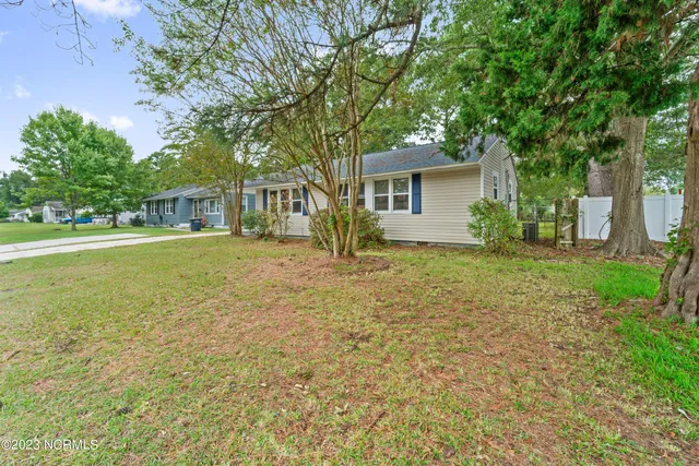 $1,295 | 529 Henderson Drive, Jacksonville, NC 28540