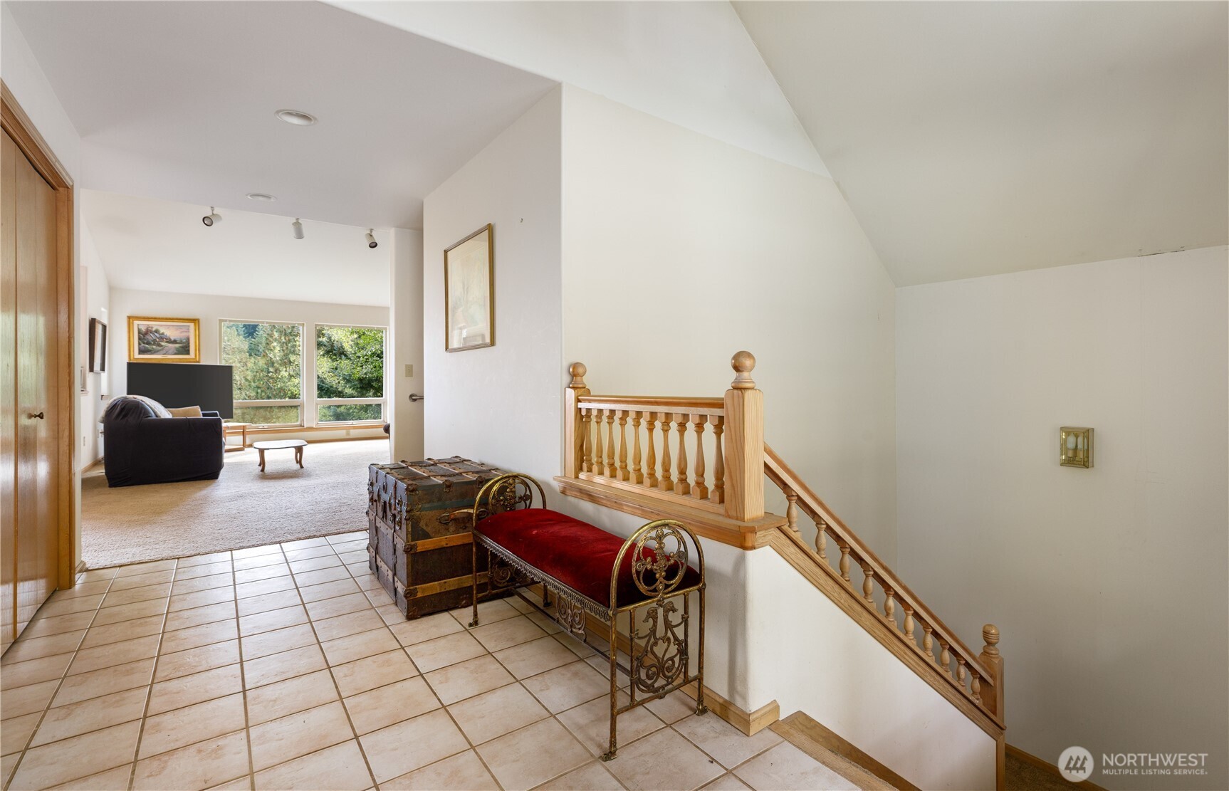 5474 Wilkinson Road Langley, WA 98260 - Photo 4 of 40 a living room with furniture and a window
