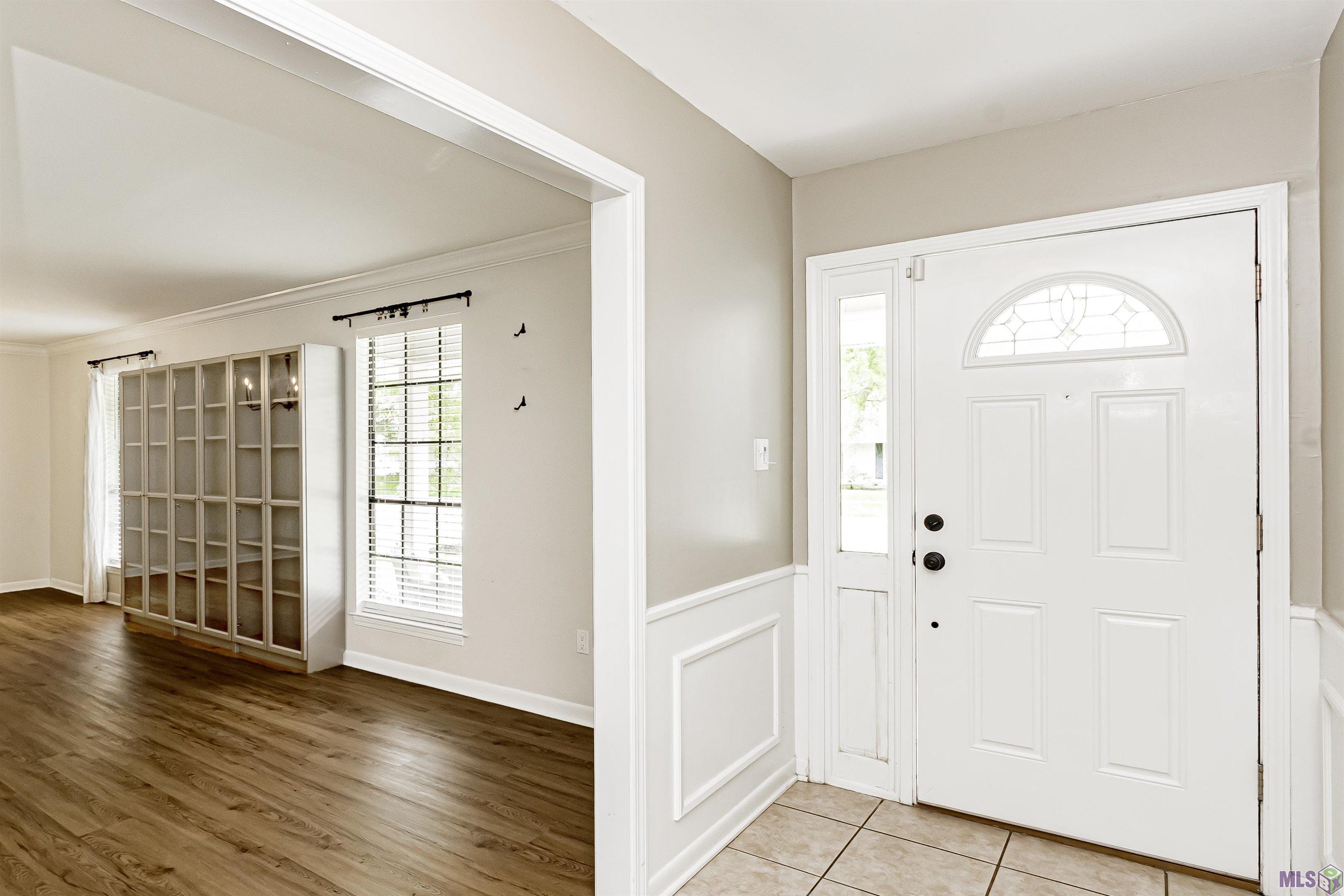 1445 Oakdale Drive Baton Rouge, LA 70810 - Photo 12 of 29 Front Entry