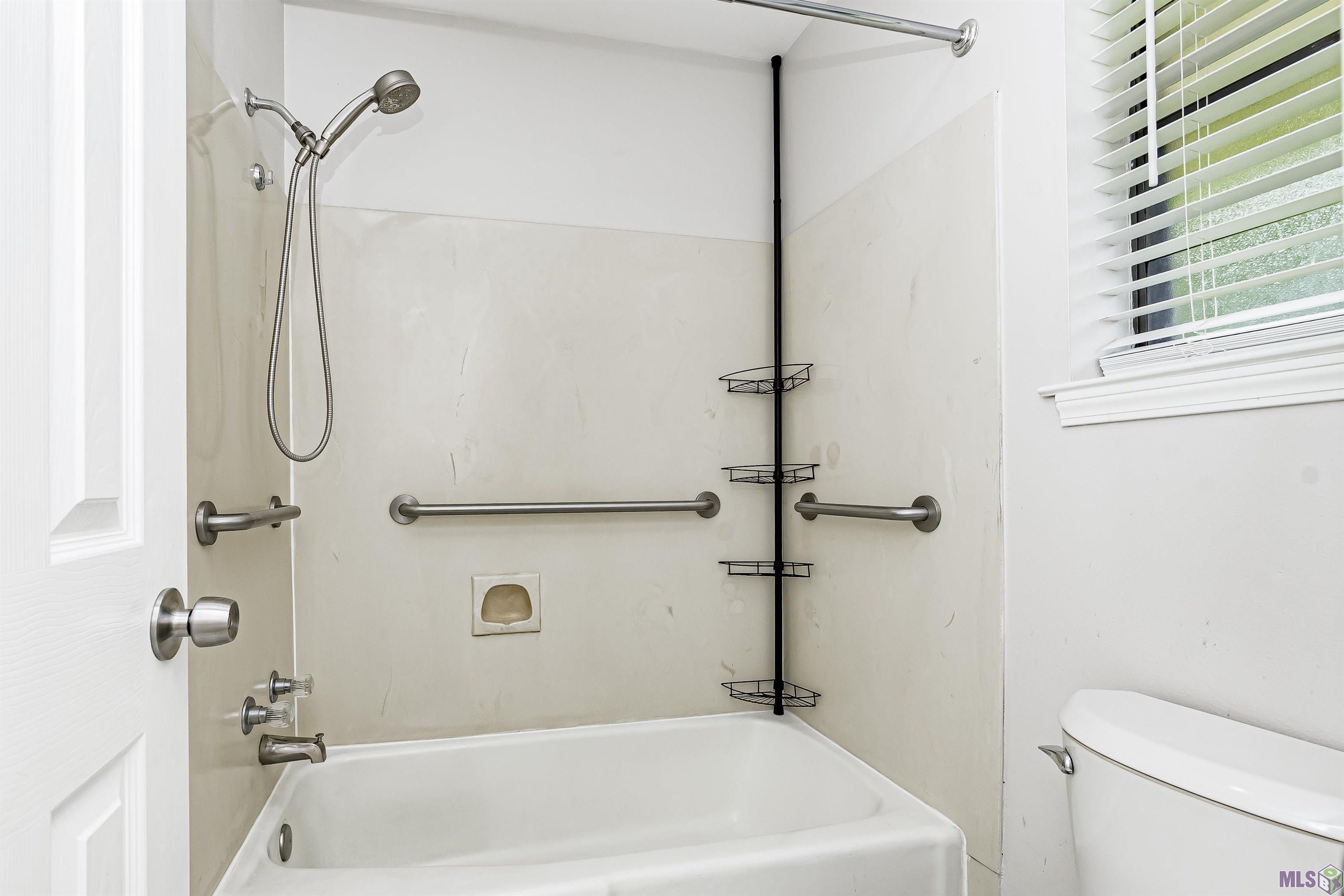 1445 Oakdale Drive Baton Rouge, LA 70810 - Photo 22 of 30 Bathroom