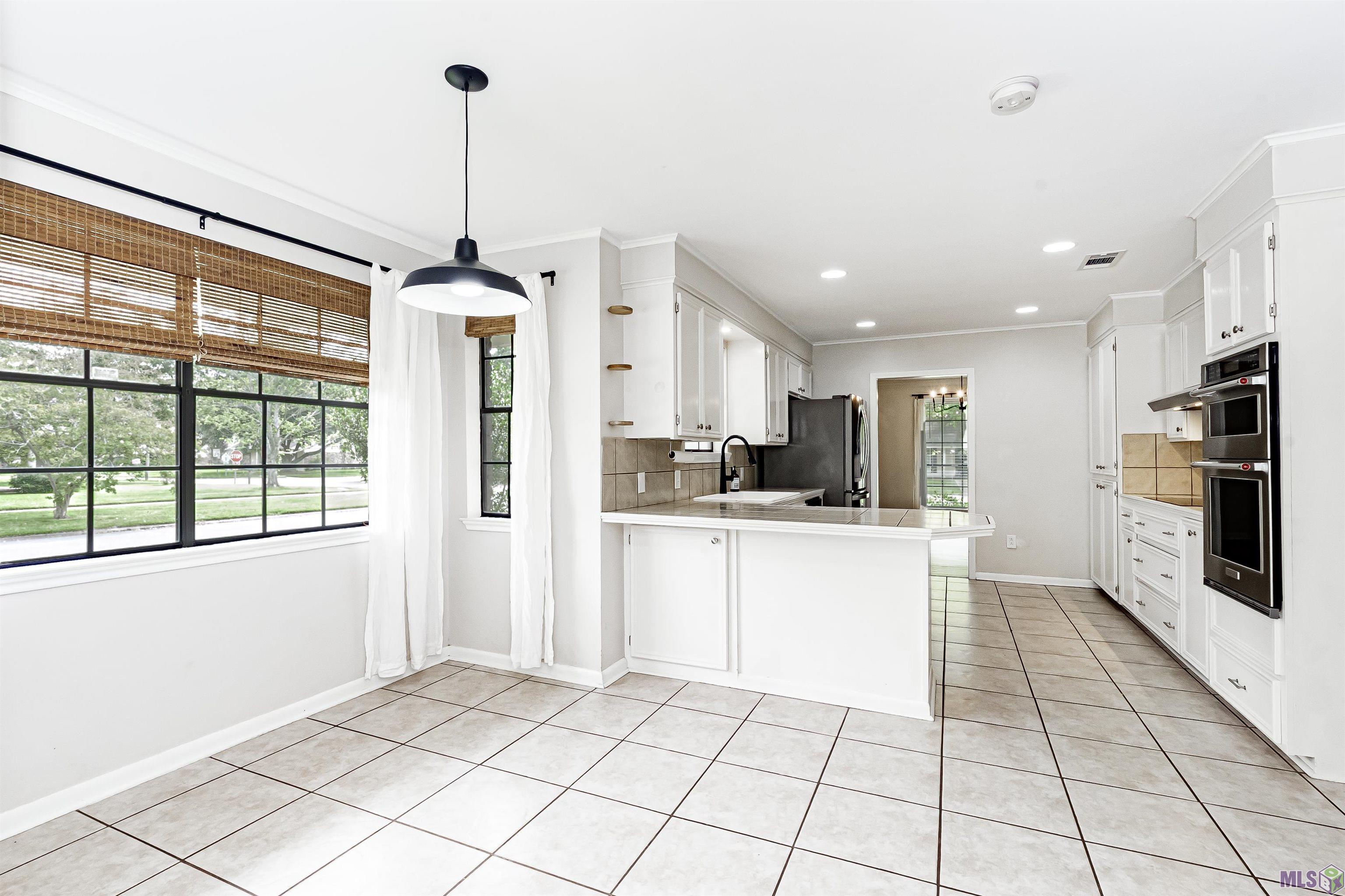 1445 Oakdale Drive Baton Rouge, LA 70810 - Photo 6 of 30 Kitchen