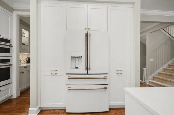$1,099,000 | 10 Riverbank Drive, Beverly Hills, MI 48025