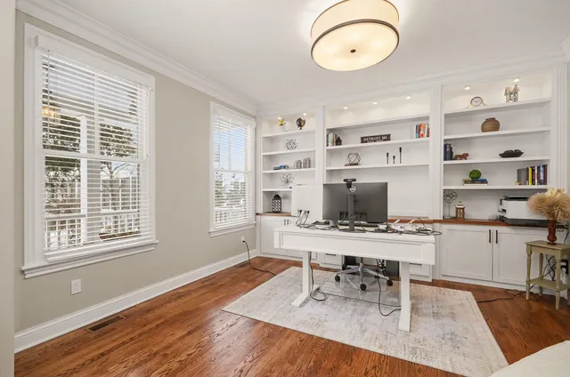 $1,137,000 | 10 Riverbank Drive, Beverly Hills, MI 48025