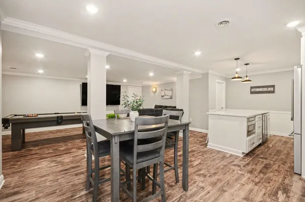 $1,099,000 | 10 Riverbank Drive, Beverly Hills, MI 48025