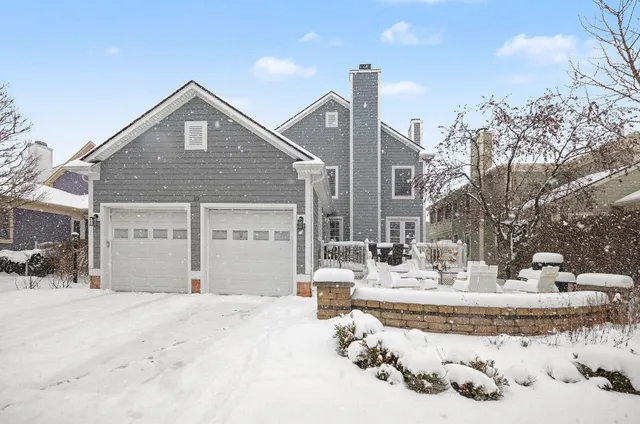 $1,137,000 | 10 Riverbank Drive, Beverly Hills, MI 48025