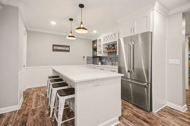 $1,137,000 | 10 Riverbank Drive, Beverly Hills, MI 48025